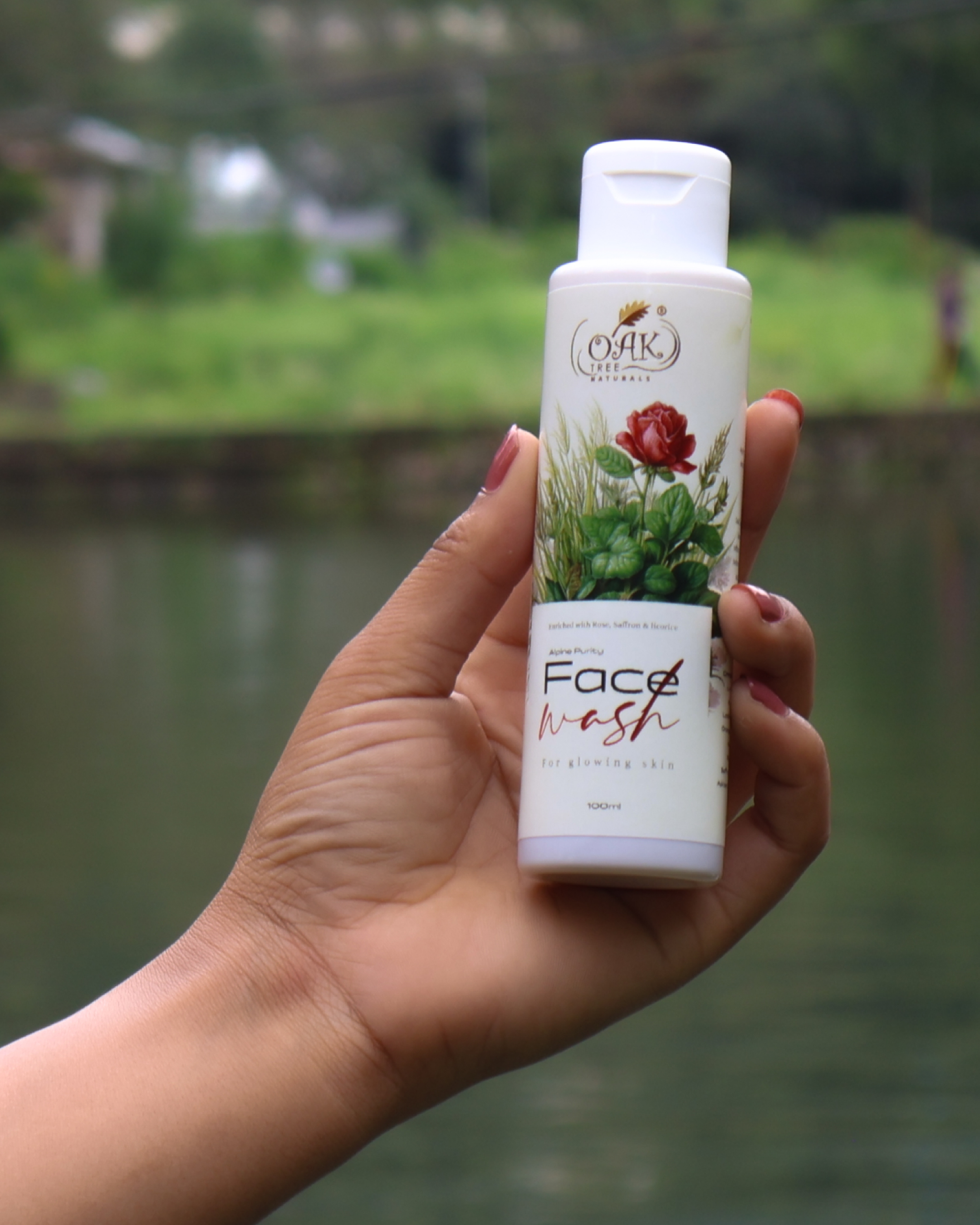 Rose Gold Face Wash for Glowing Skin | Natural Rose Saffron Cleanser | Radiant Complexion (100ml)