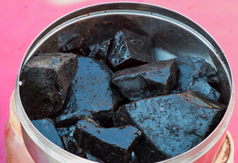 Health benefits of consuming mineral pitch daily