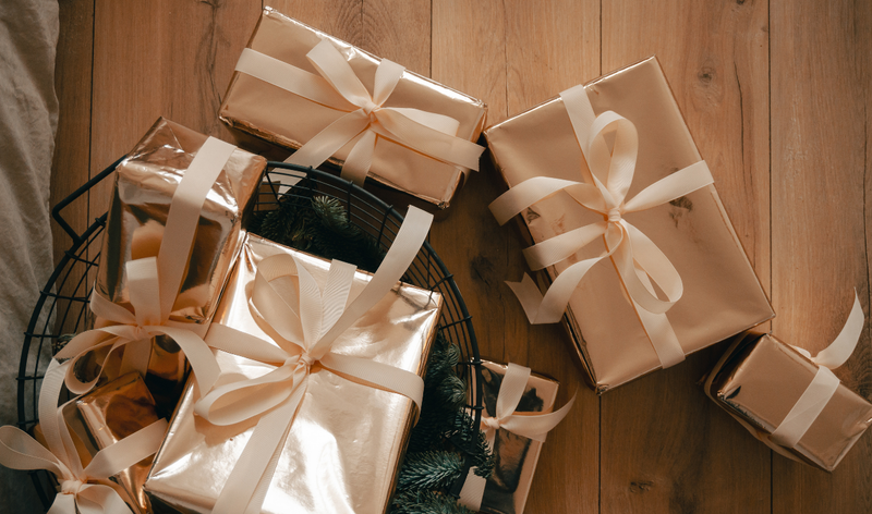 The Perfect Organic Gift: Creating Customized Hampers for Diwali