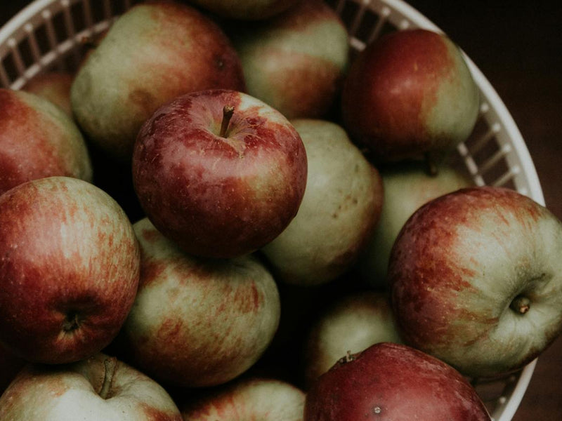 Apple Cider Vinegar for Beauty: A Natural Approach to Skin and Hair Care